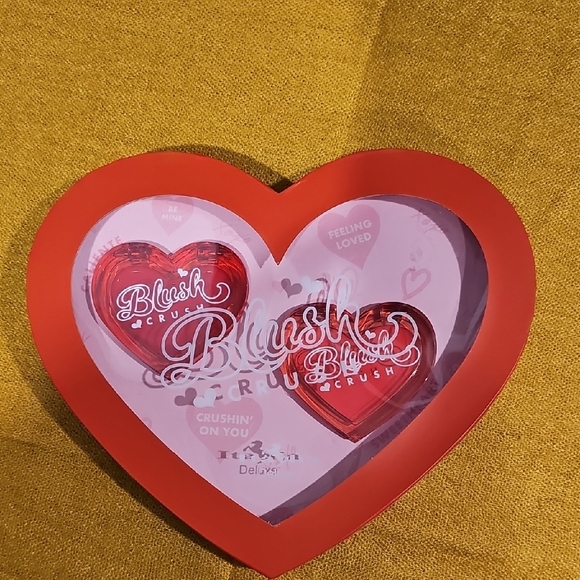 Blush Crush Heart-Shaped Lip & Cheek Set - Red - Picture 1 of 5
